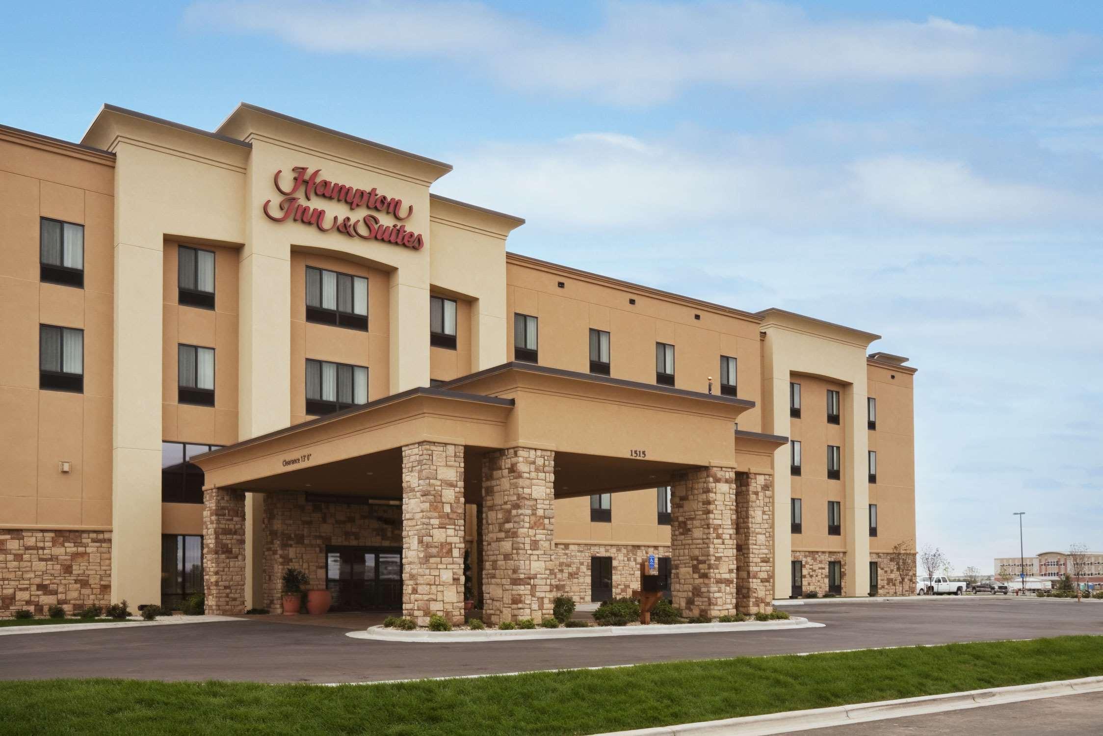 Hampton Inn & Suites Williston Exterior foto