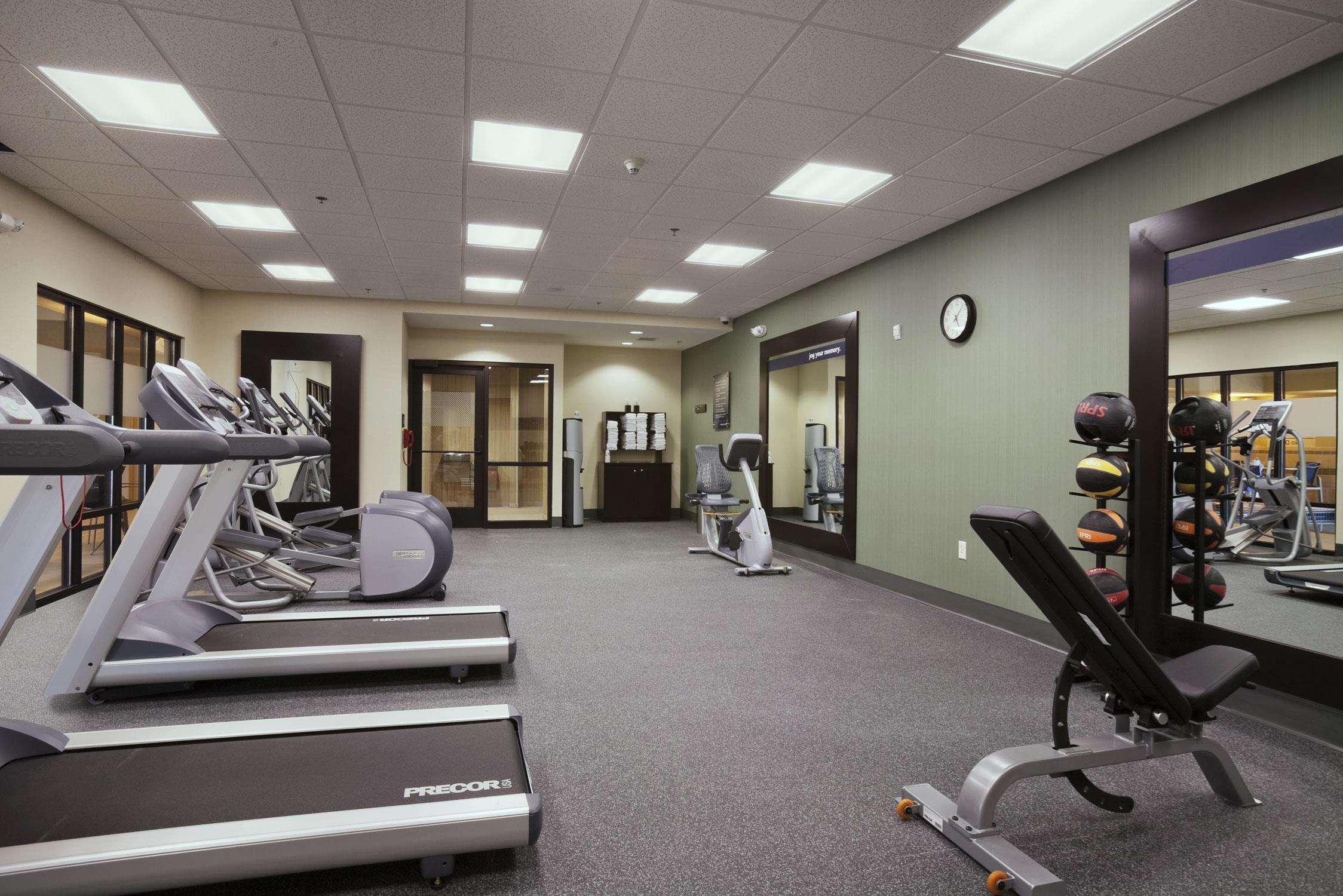 Hampton Inn & Suites Williston Instalações foto