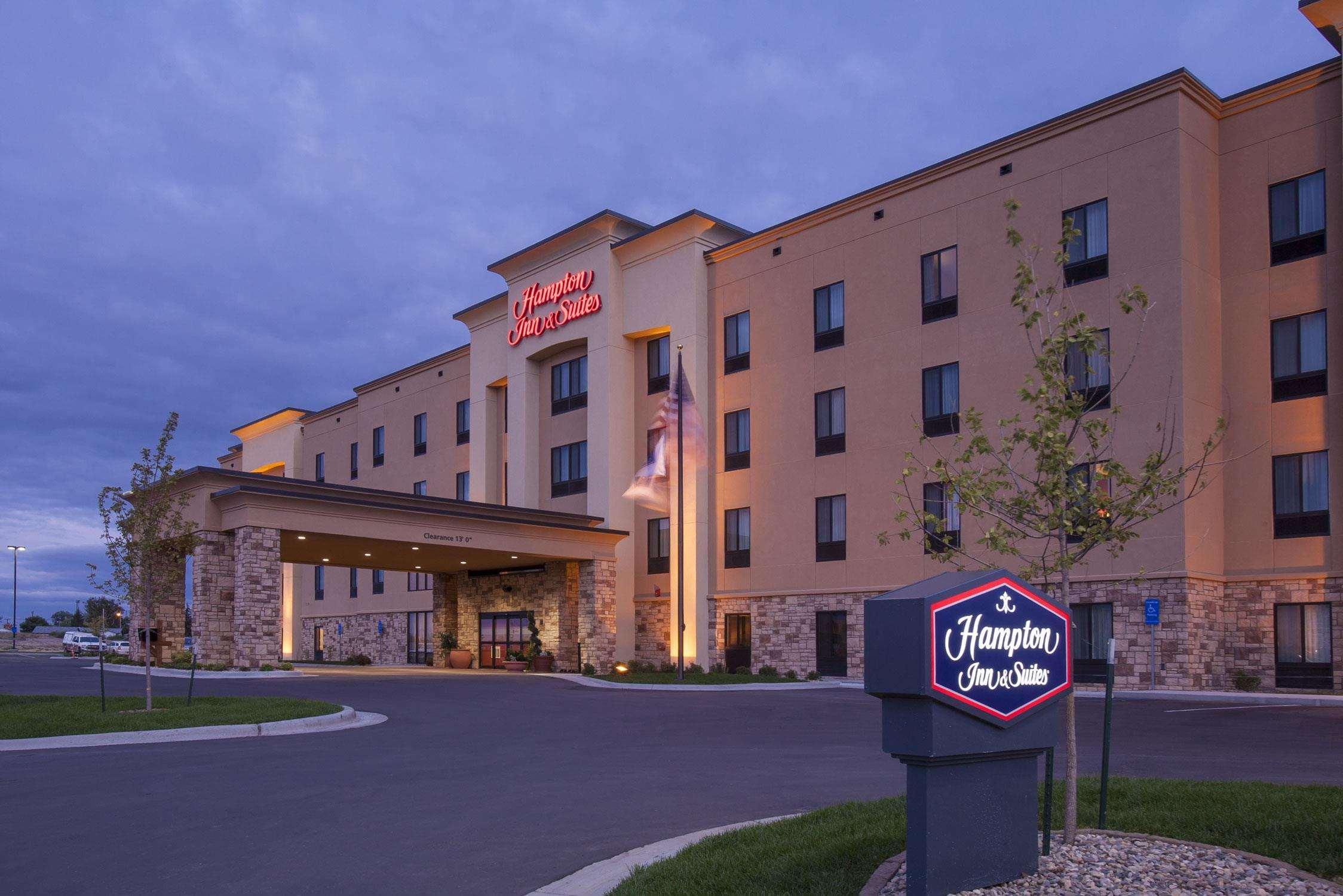 Hampton Inn & Suites Williston Exterior foto