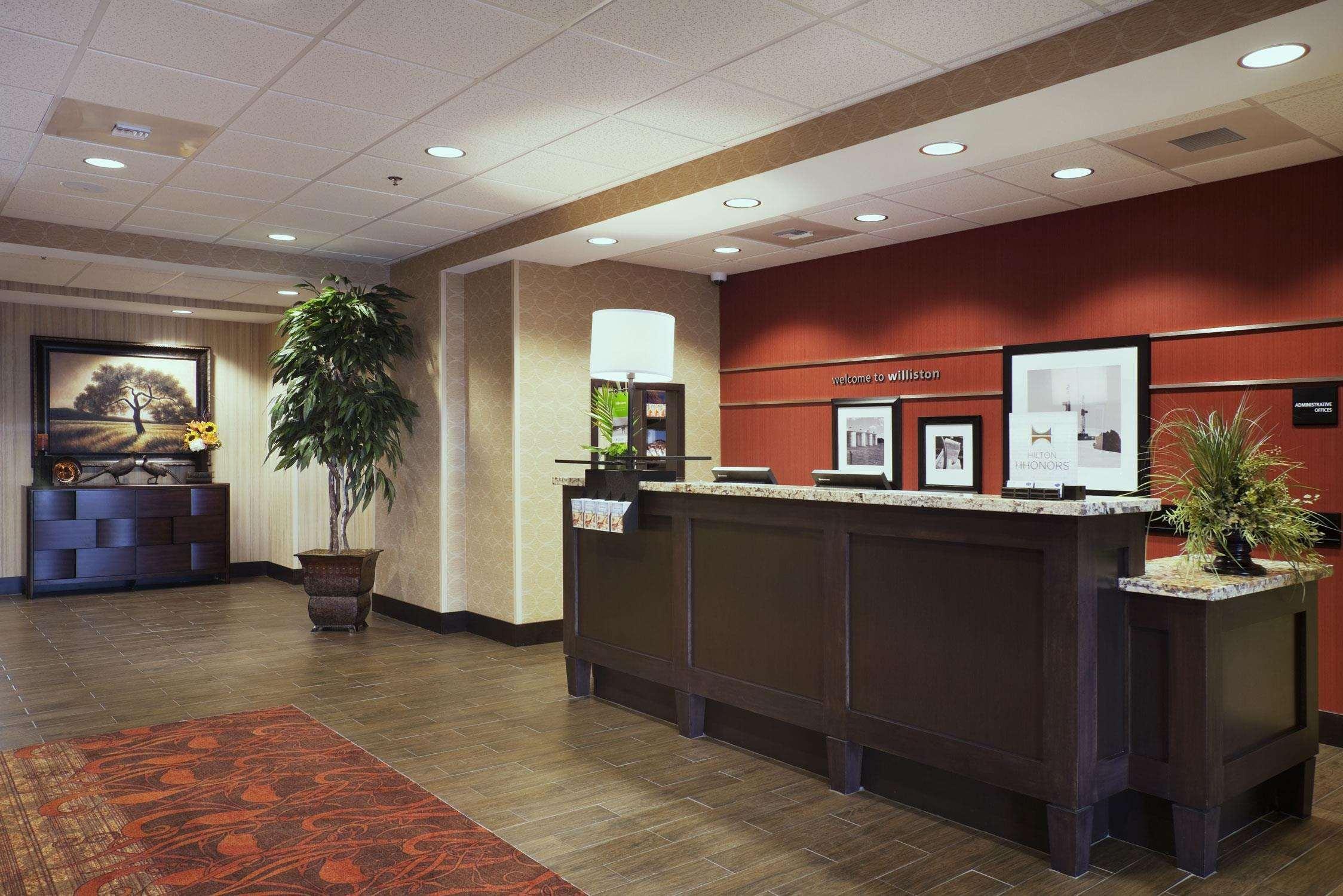 Hampton Inn & Suites Williston Exterior foto